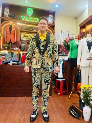 Luxury Pattern Suit – A Bold Statement of Artistic Elegance