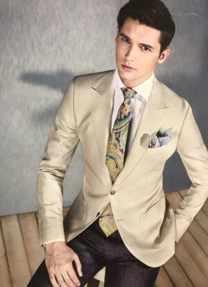 Elegant Beige Peak Lapel Bespoke Blazer